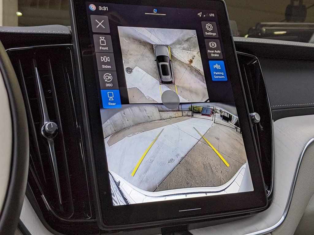 2026 Volvo XC60 Ultra - Photo 18