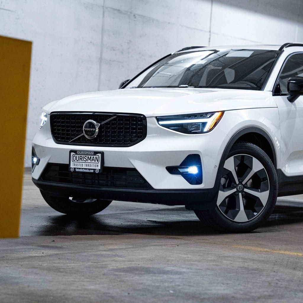 Used 2026 Volvo XC40 B5 Plus SUV