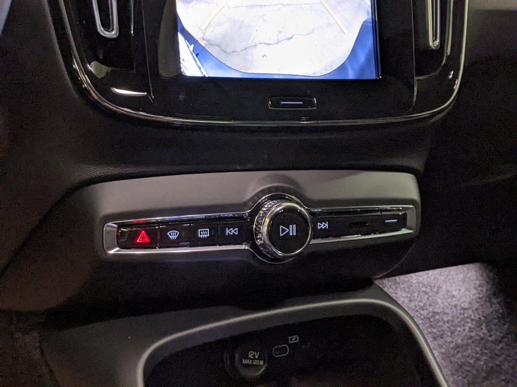 2026 Volvo XC40 Plus - Photo 18