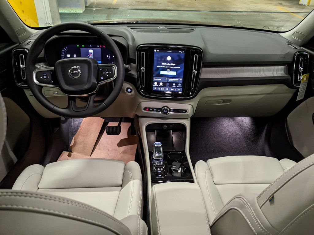 2026 Volvo XC40 Ultra - Photo 12