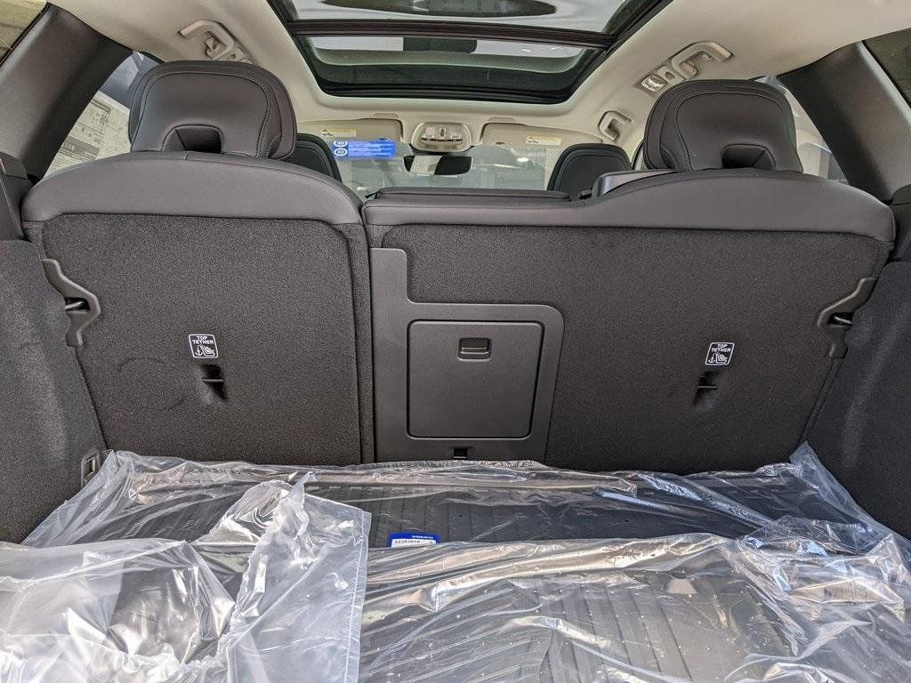 2026 Volvo XC60 Plus - Photo 28