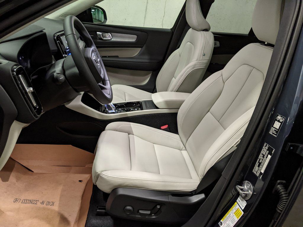 2026 Volvo XC40 Ultra - Photo 11