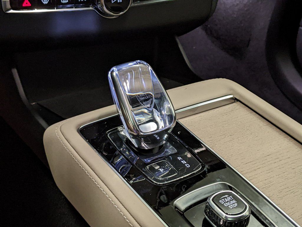 2026 Volvo XC90 Plus - Photo 19