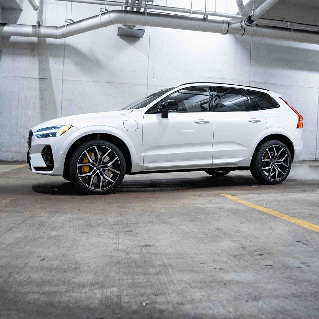 New 2026 Volvo XC60 plug-in hybrid T8 Polestar Engineered SUV