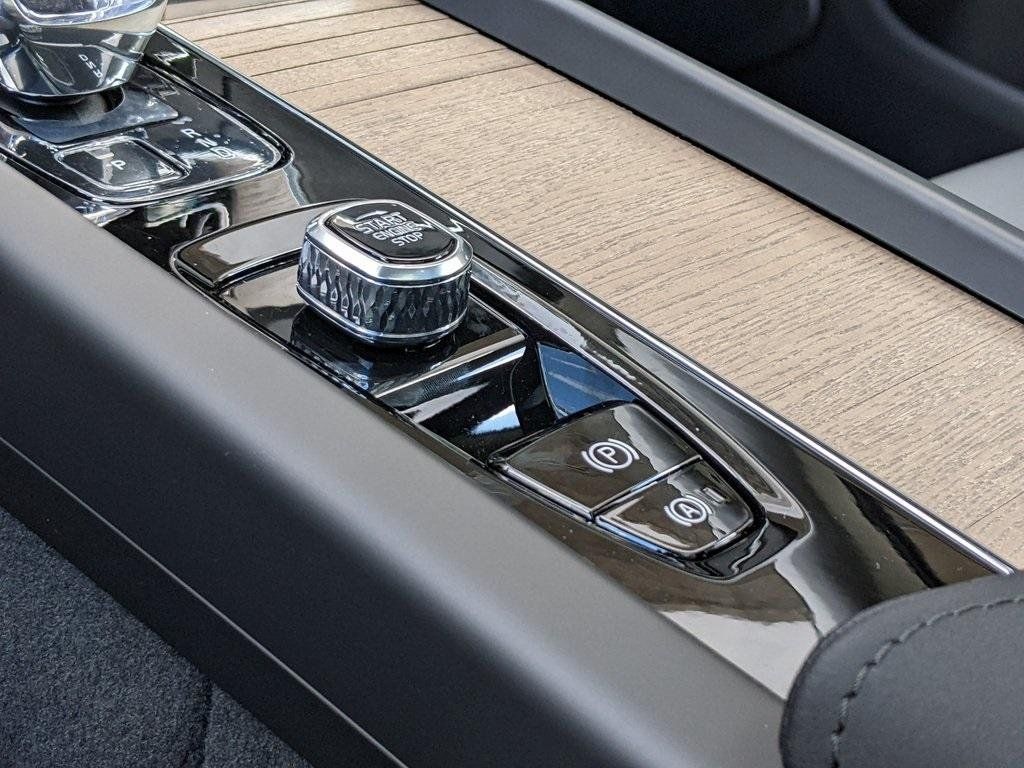 2026 Volvo XC60 Plus - Photo 20
