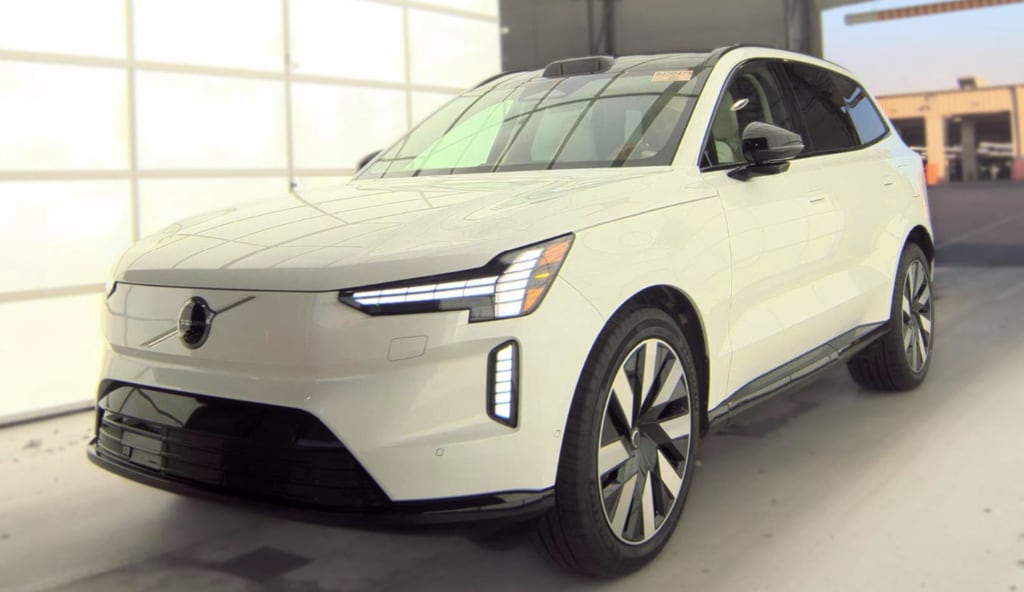 2025 Volvo EX90