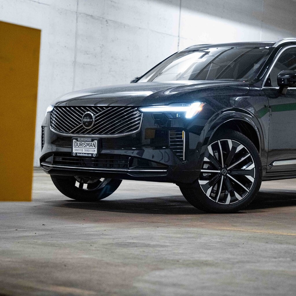 2025 Volvo XC90 photo 2