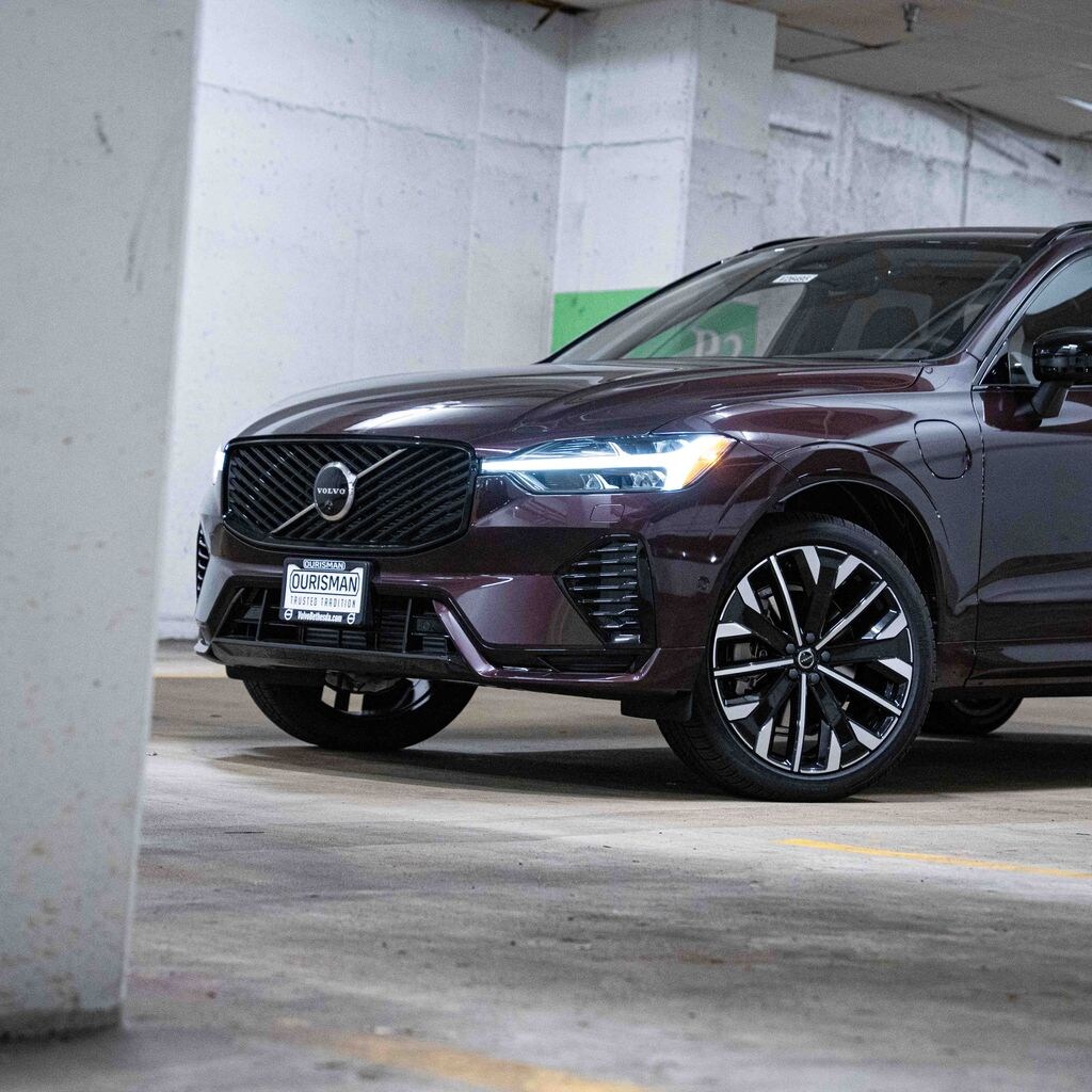 New 2026 Volvo XC60 plug-in hybrid T8 Ultra SUV