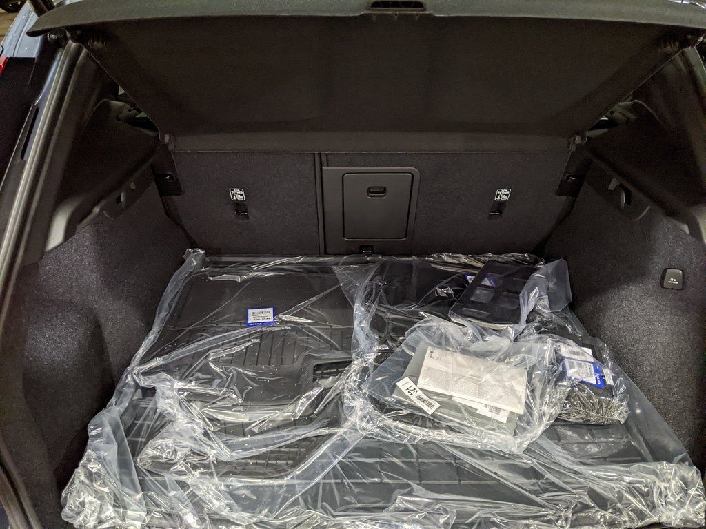 2026 Volvo XC40 Ultra - Photo 26