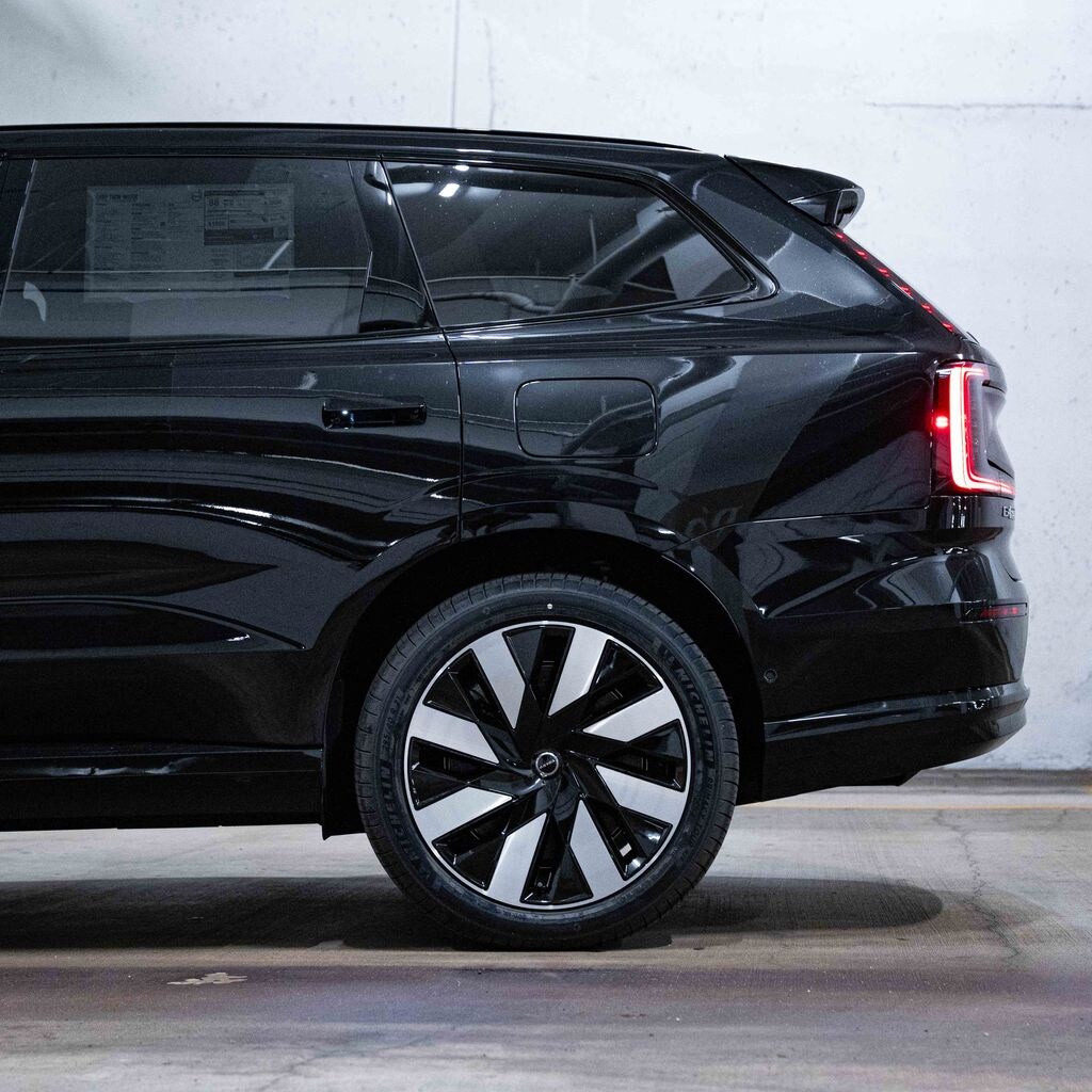 New 2026 Volvo EX90 Twin Motor Ultra 7-Seater SUV