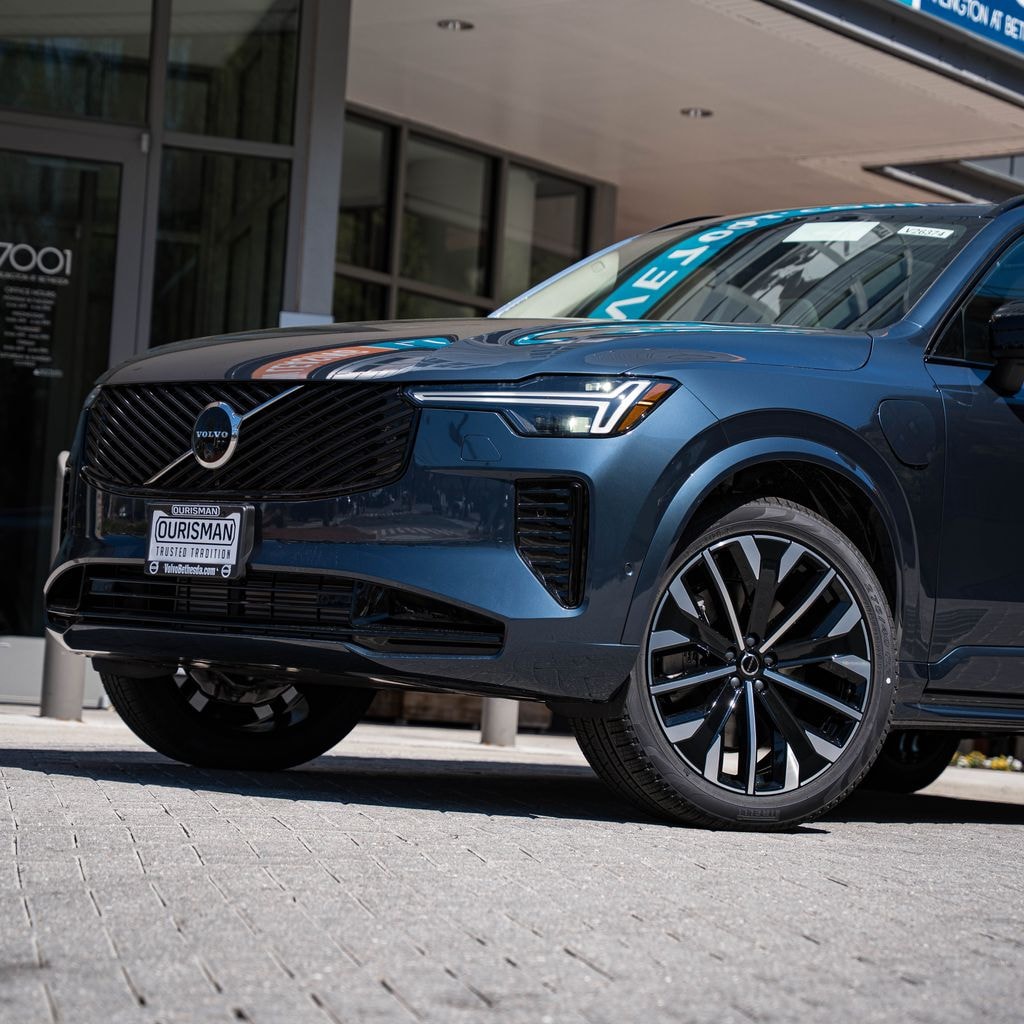 New 2026 Volvo XC90 plug-in hybrid T8 Ultra Dark Theme 7-Seater SUV