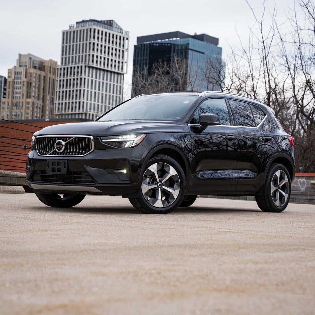 Used 2023 Volvo XC40 B5 Plus Bright Theme SUV