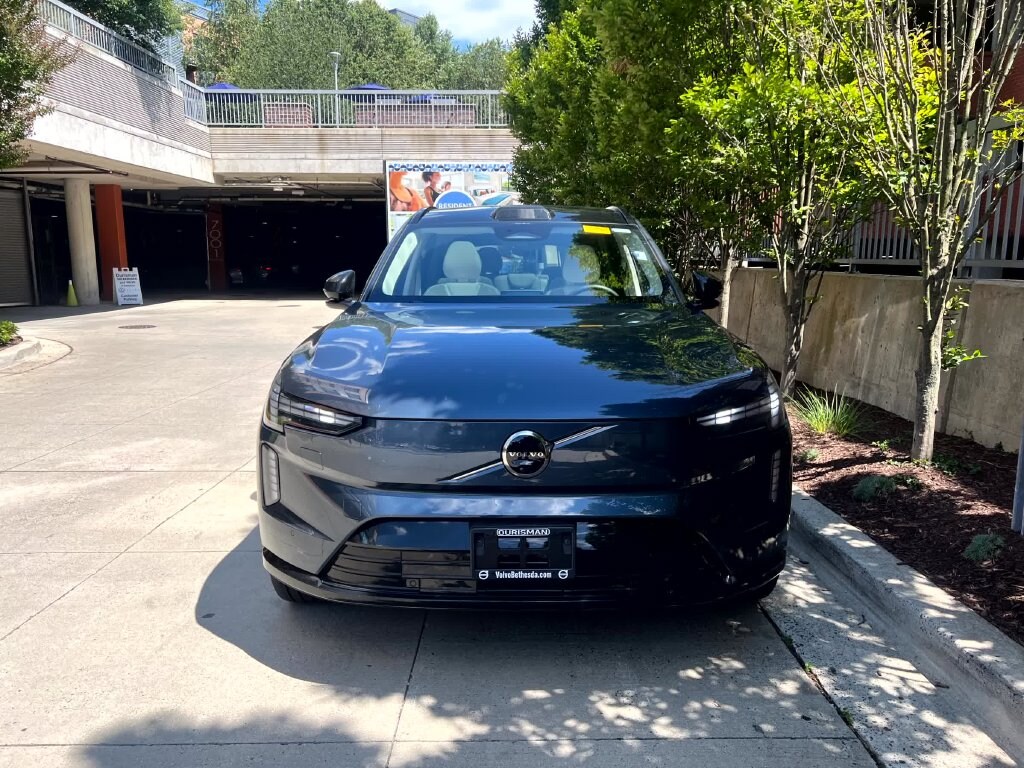 Certified 2025 Volvo EX90 Twin Motor Performance Plus SUV
