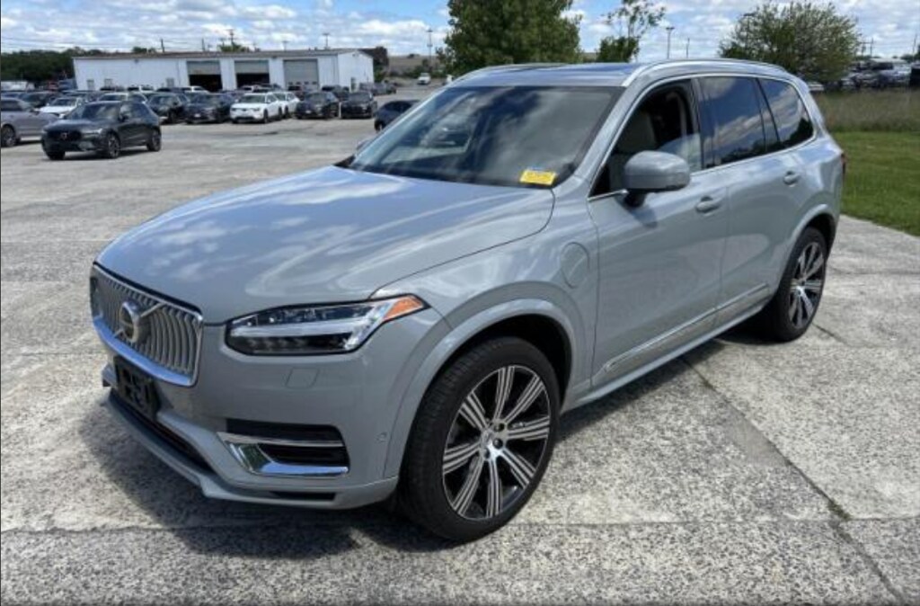 Certified 2025 Volvo XC90 Plug-In Hybrid T8 Plus SUV