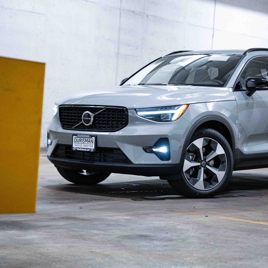 New 2026 Volvo XC40 B5 Plus SUV