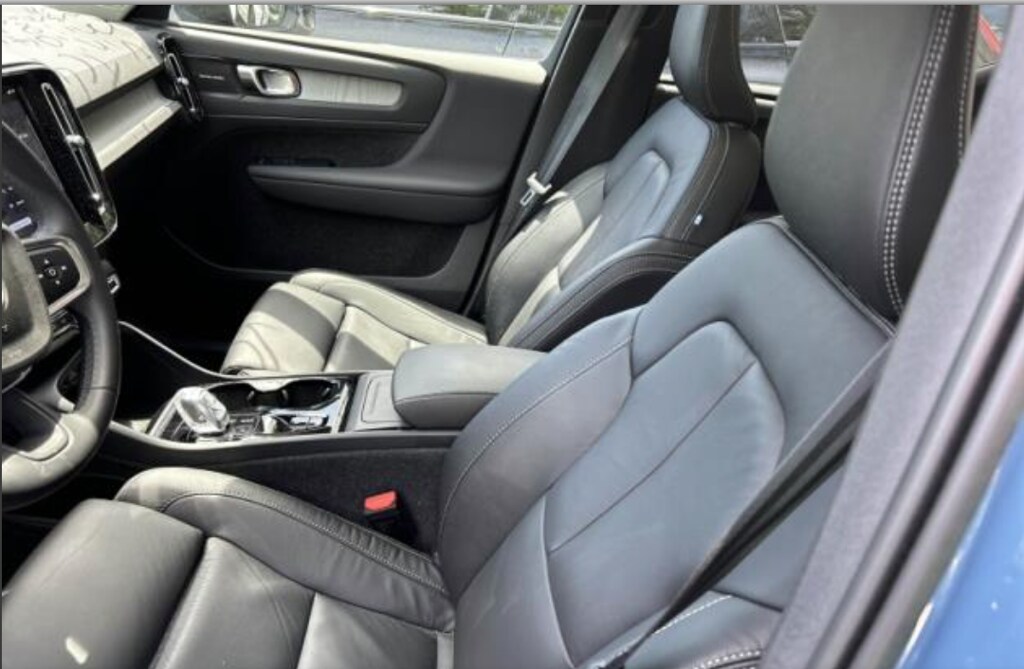 Used 2023 Volvo XC40 Ultimate SUV