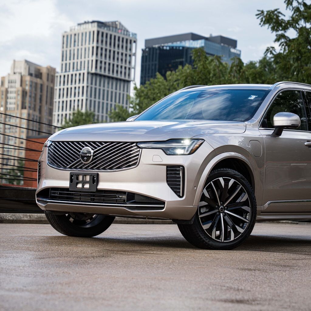 Certified 2025 Volvo XC90 Plug-In Hybrid T8 Plus SUV