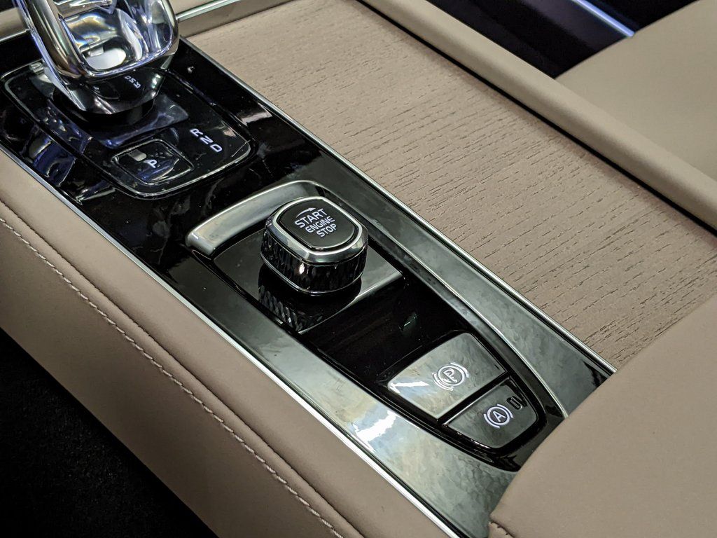 2026 Volvo XC90 Plus - Photo 20