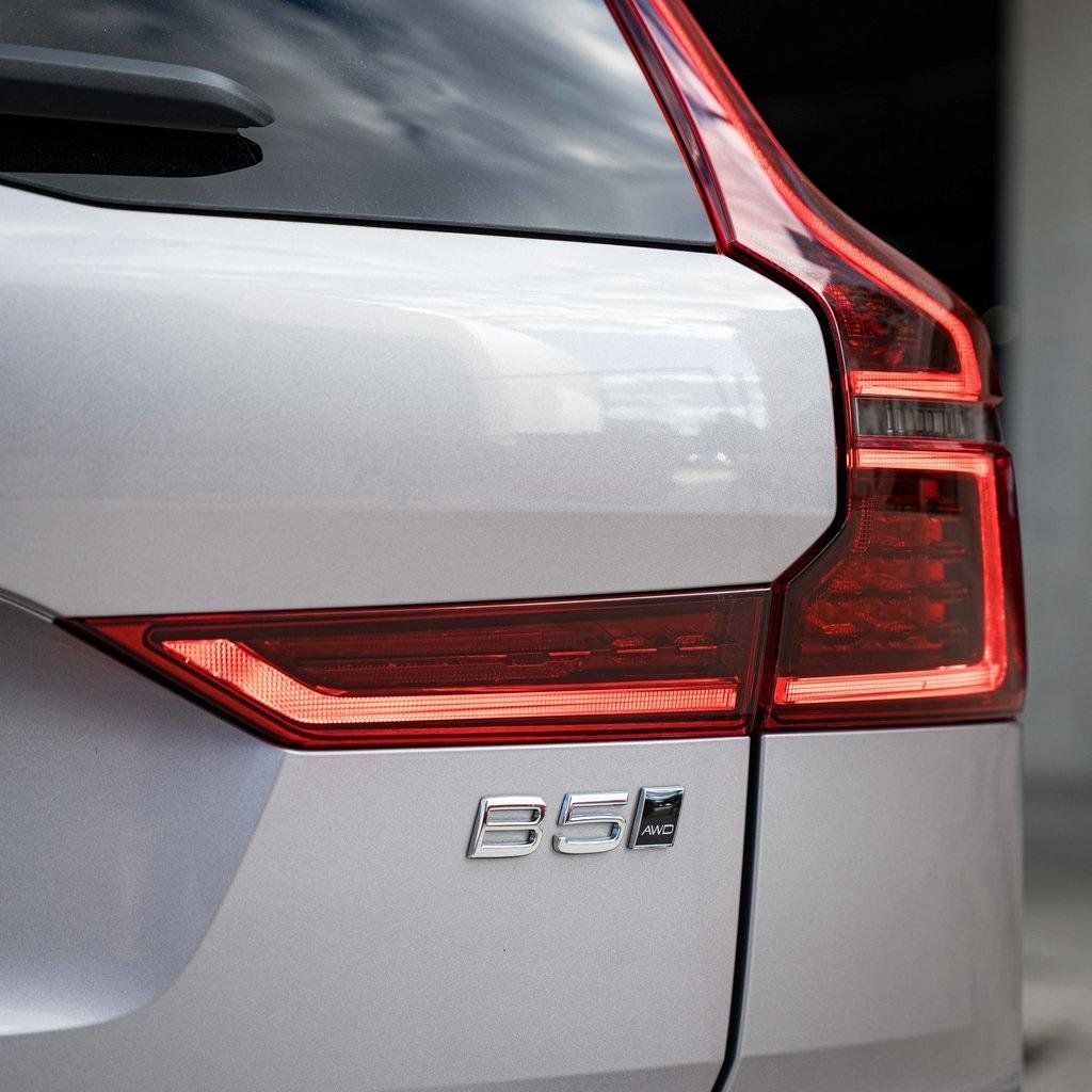 2026 Volvo XC60 Plus - Photo 6