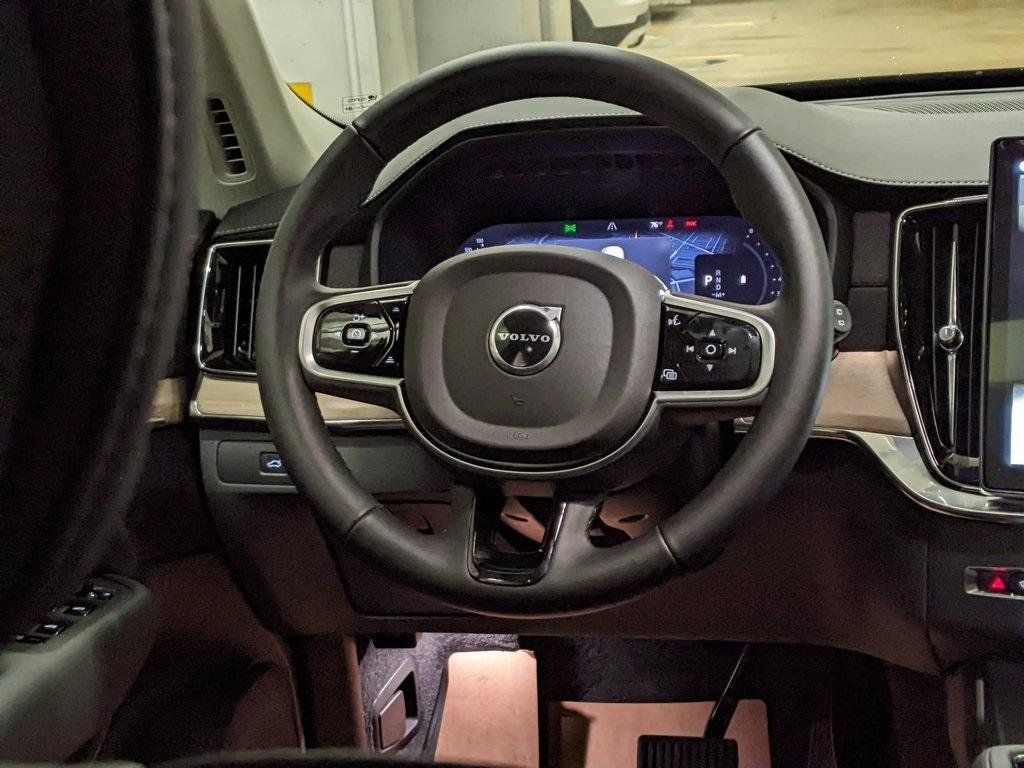 2026 Volvo XC90 Plus - Photo 14