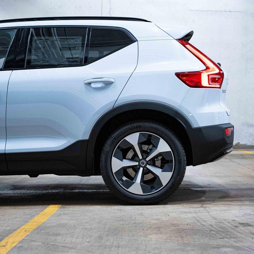 New 2026 Volvo XC40 B5 Plus SUV