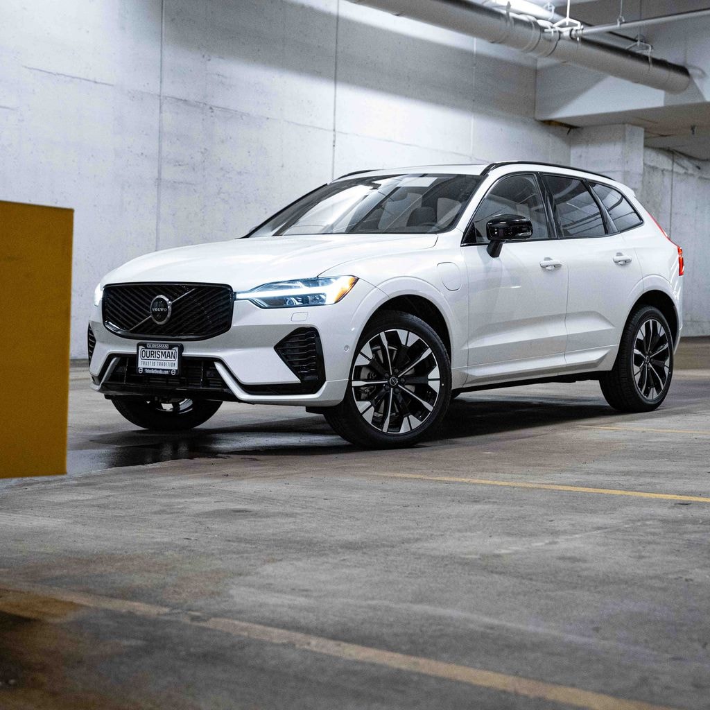 New 2026 Volvo XC60 plug-in hybrid T8 Plus SUV