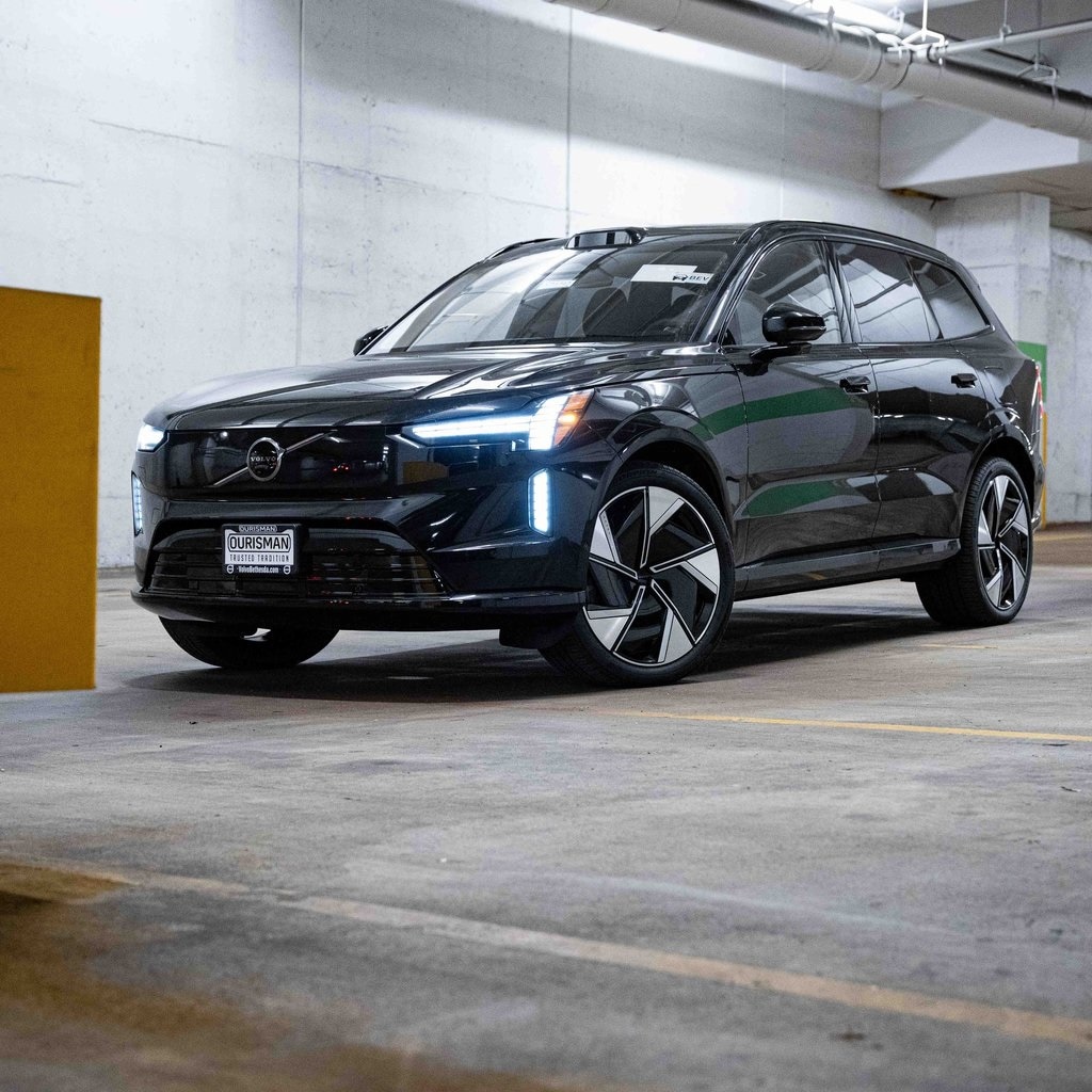 2025 Volvo EX90 Ultra's photo