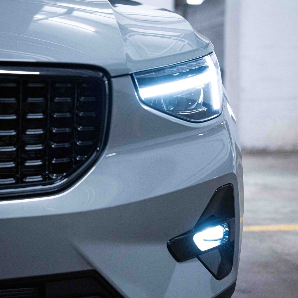 New 2026 Volvo XC40 B5 Plus SUV