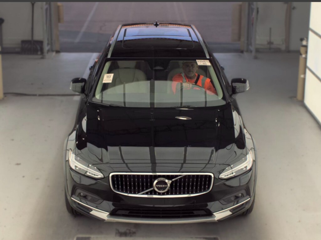 Used 2025 Volvo V90 Cross Country B6 Wagon