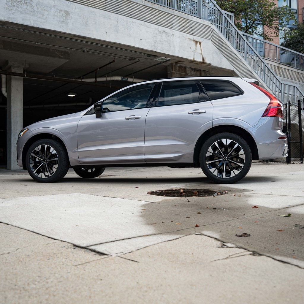 New 2026 Volvo XC60 B5 Plus SUV
