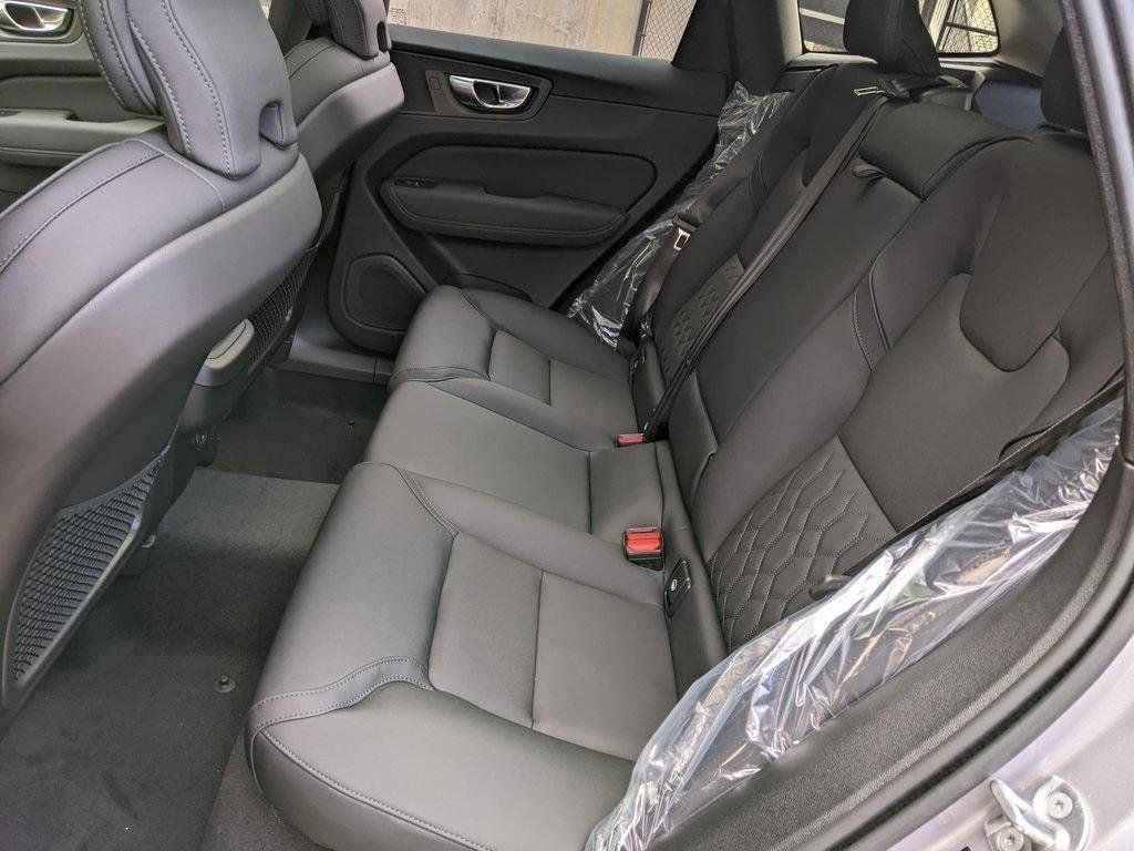 2026 Volvo XC60 Plus - Photo 23