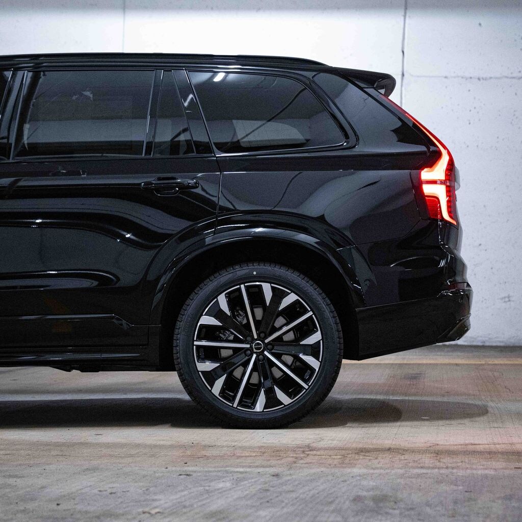 New 2026 Volvo XC90 plug-in hybrid T8 Ultra Dark Theme 7-Seater SUV