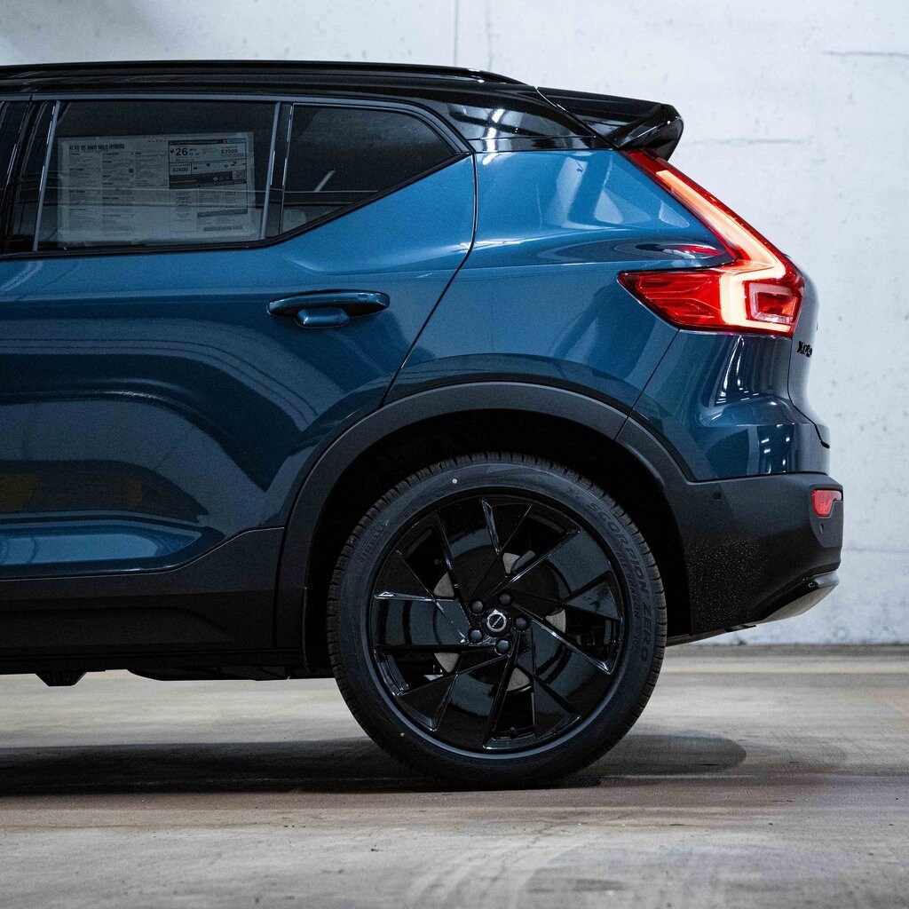 New 2026 Volvo XC40 B5 Ultra Black Edition SUV