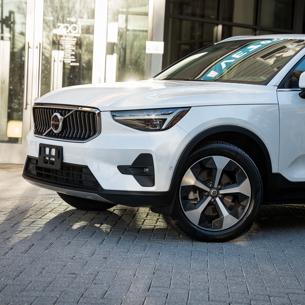 Certified 2024 Volvo XC40 B5 Plus Bright Theme SUV