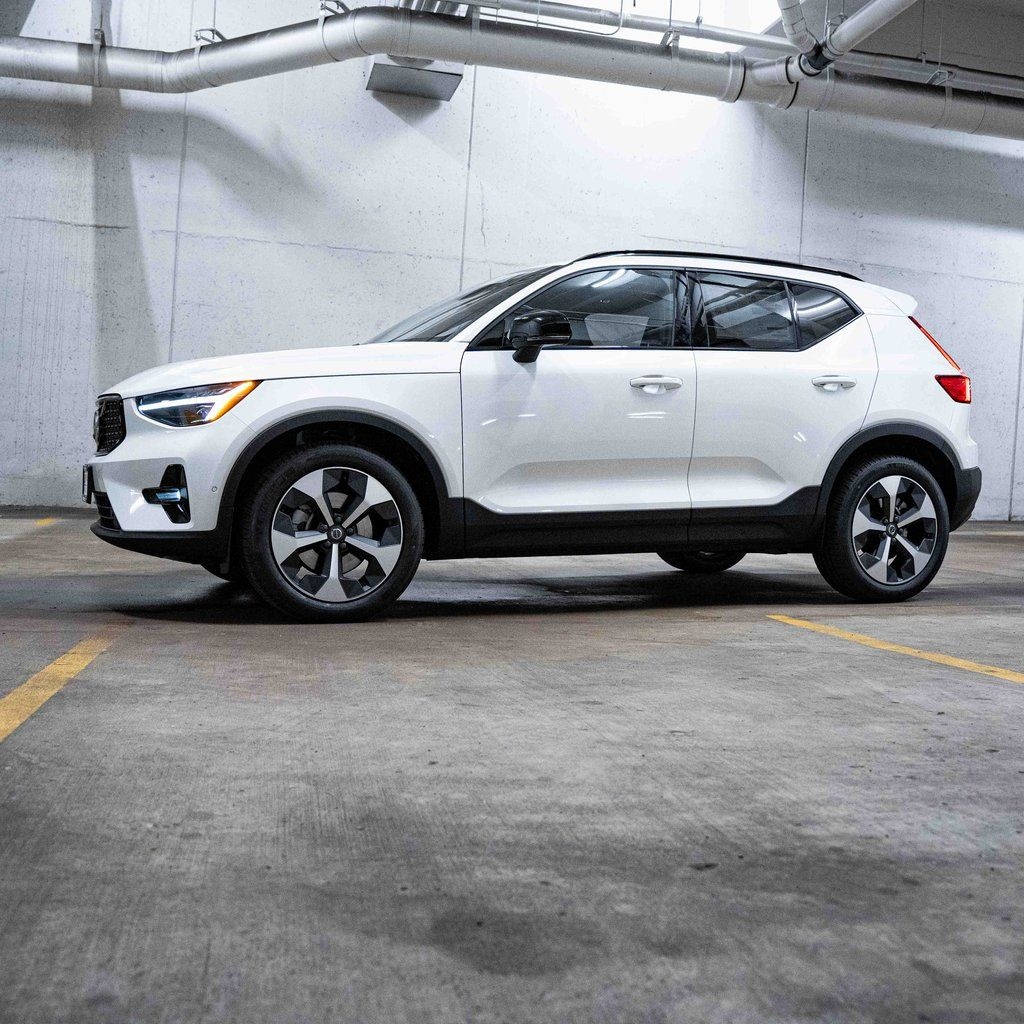 New 2026 Volvo XC40 B5 Plus SUV