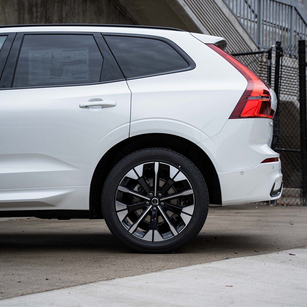New 2026 Volvo XC60 B5 Ultra SUV