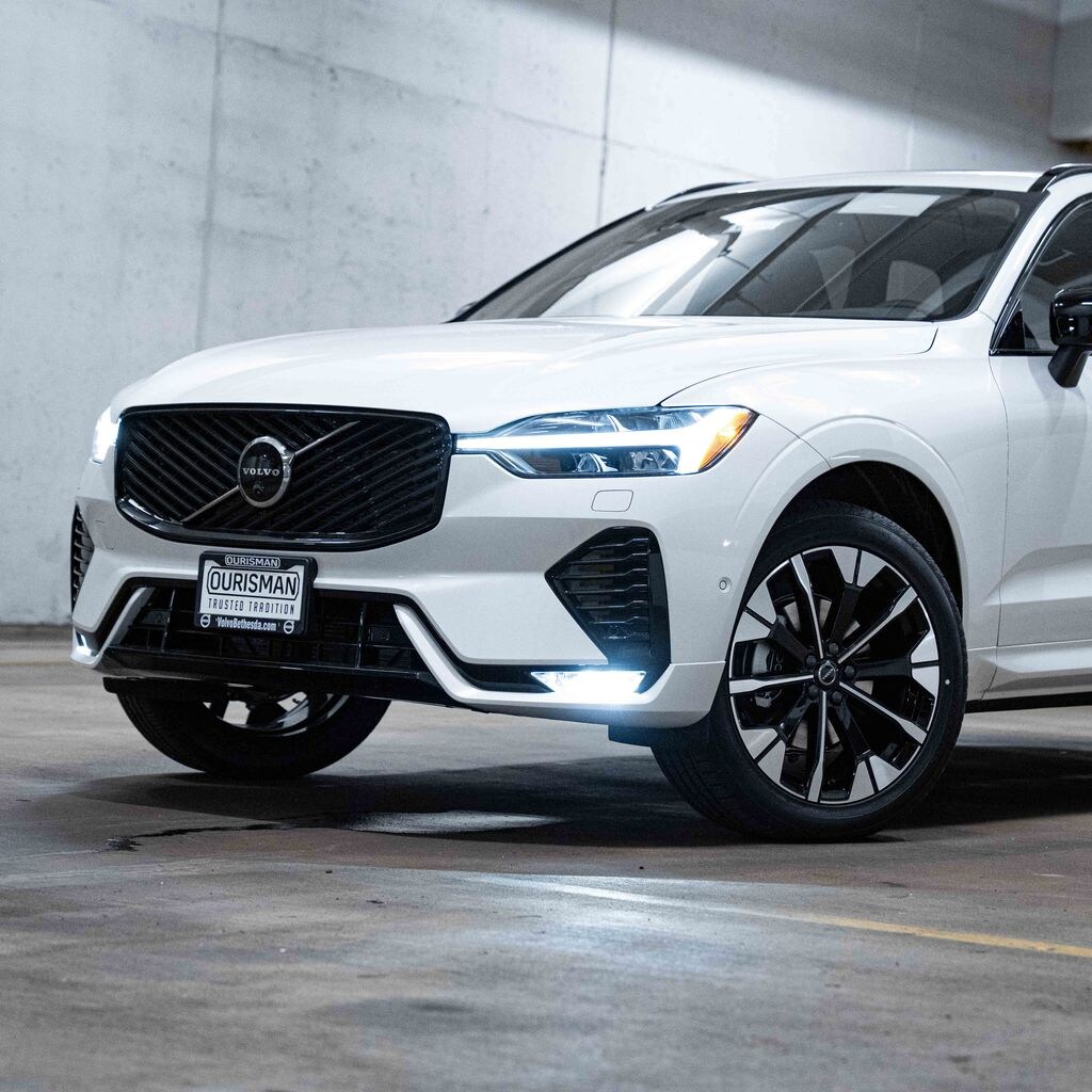 New 2026 Volvo XC60 B5 Plus SUV