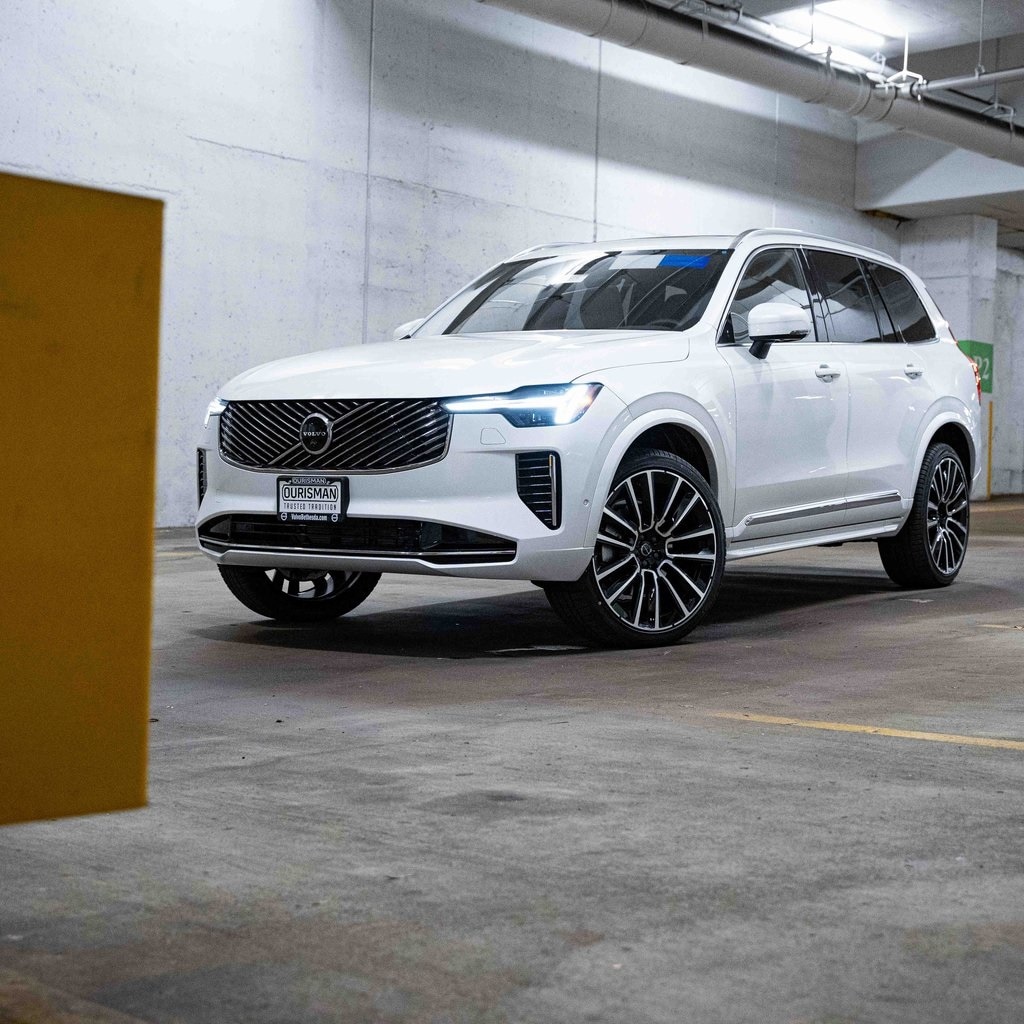 2026 Volvo XC90 Plus's photo