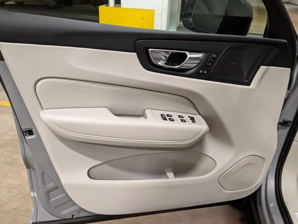 2026 Volvo XC60 Ultra - Photo 9