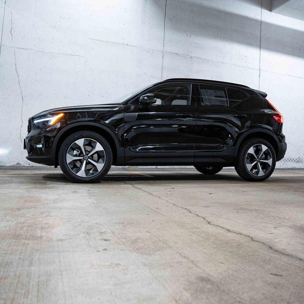 New 2026 Volvo XC40 B5 Plus SUV