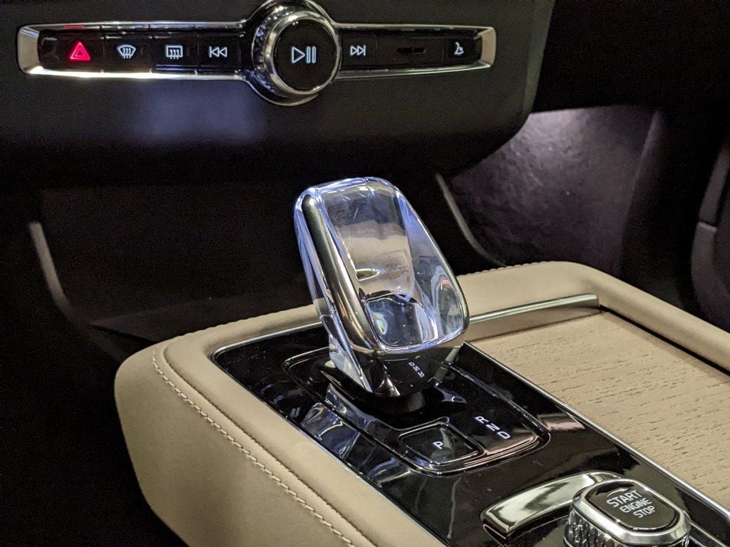 2026 Volvo XC90 Plus - Photo 19