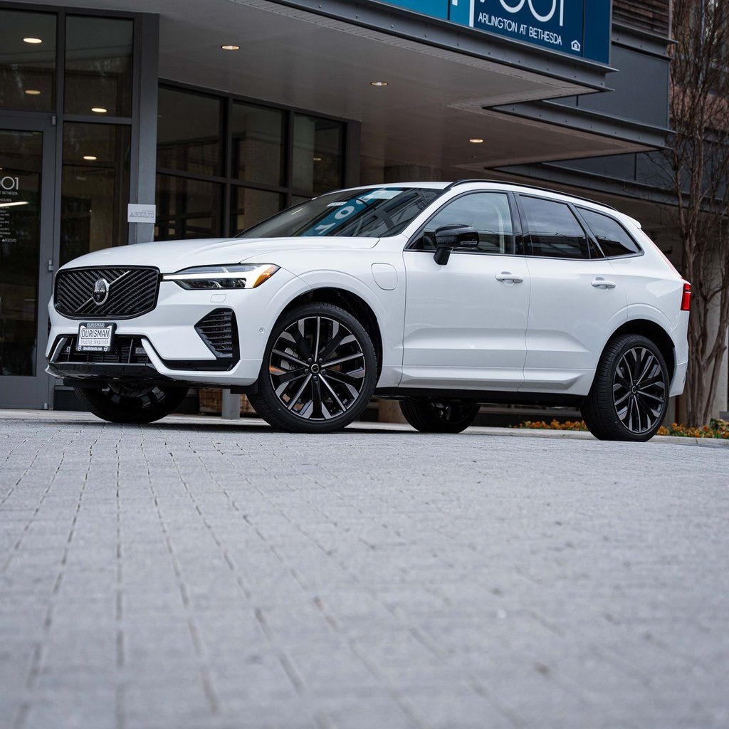 New 2026 Volvo XC60 plug-in hybrid T8 Ultra SUV