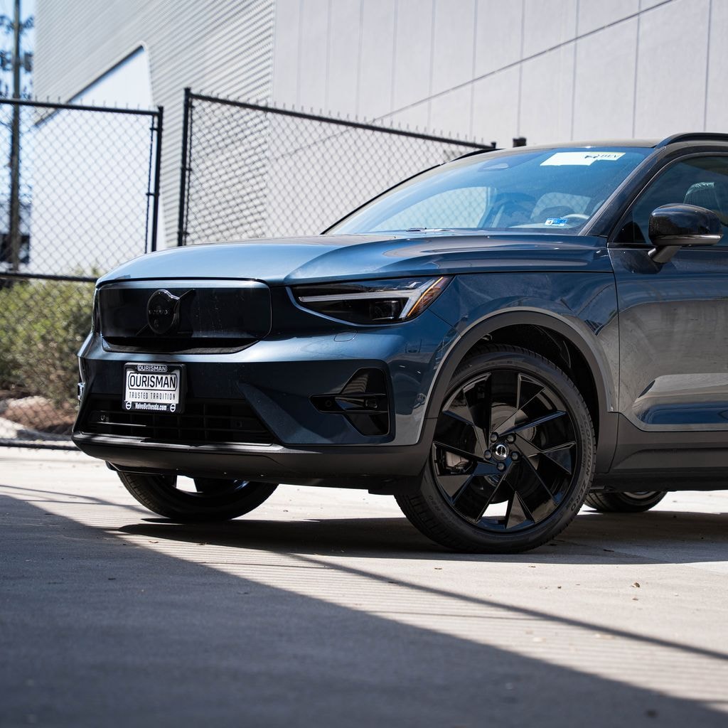 New 2026 Volvo EX40 Twin Motor Ultra Black Edition SUV