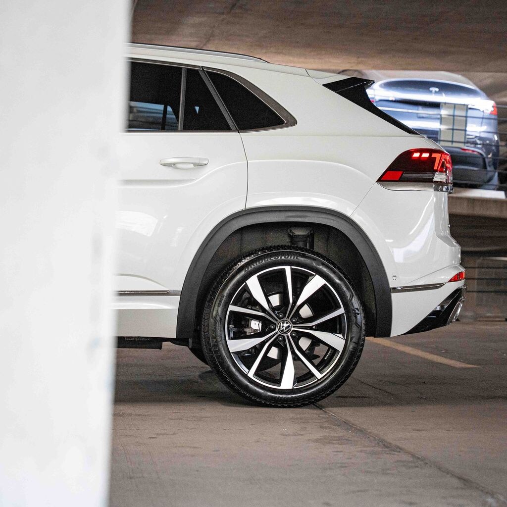 Used 2025 Volkswagen Atlas Cross Sport 2.0T SEL Premium R-Line SUV