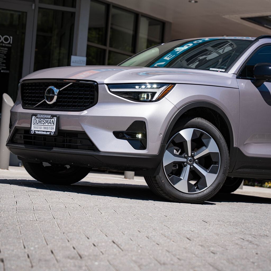 Used 2026 Volvo XC40 B5 Plus SUV