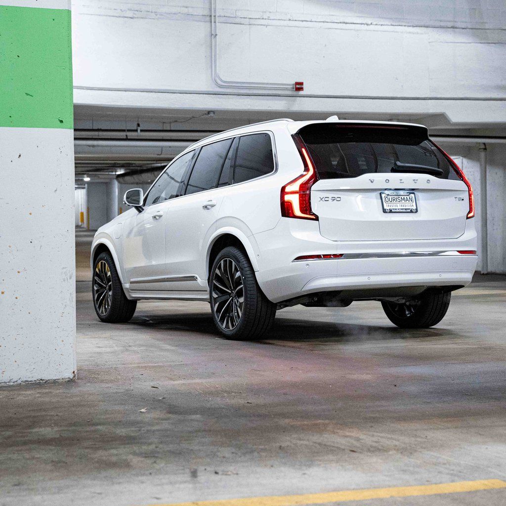 2026 Volvo XC90 Plus