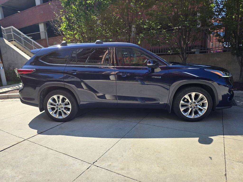 Used 2021 Toyota Highlander Hybrid Limited SUV