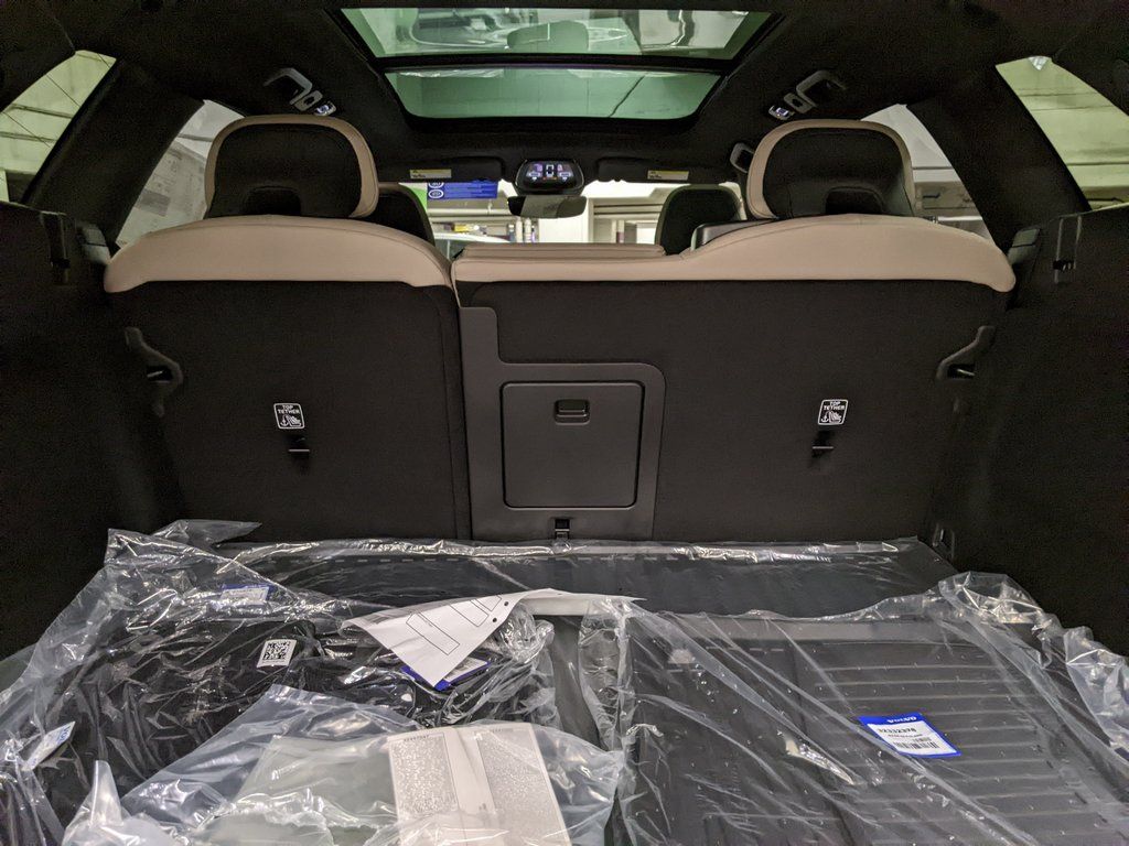 2026 Volvo XC60 Plus - Photo 27