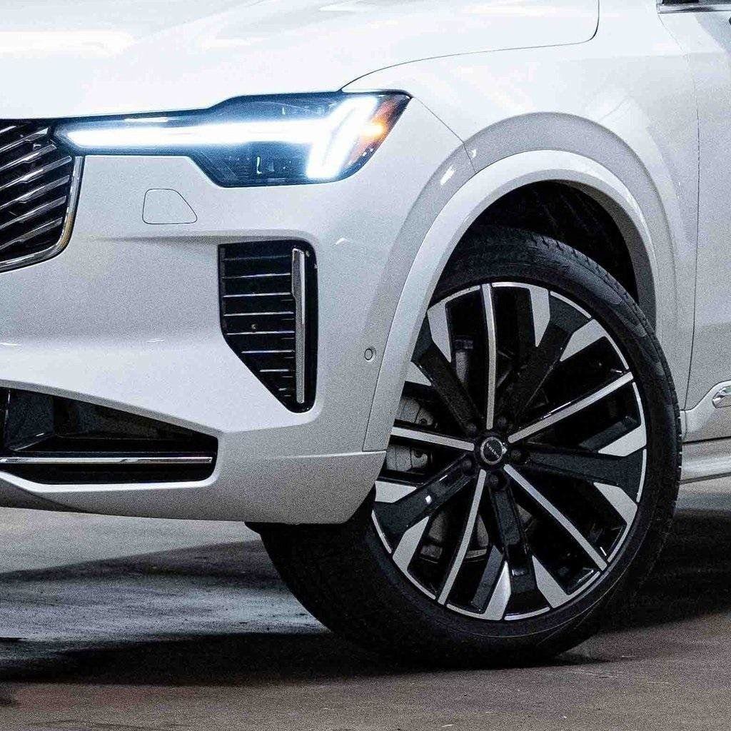 New 2026 Volvo XC90 B6 Plus 7-Seater SUV