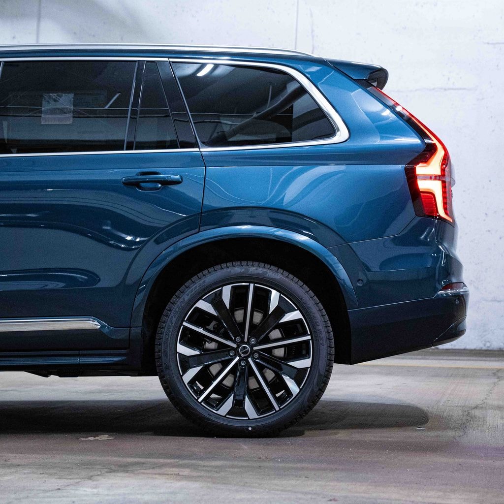 New 2026 Volvo XC90 plug-in hybrid T8 Ultra 7-Seater SUV